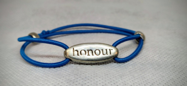 Irish Bracelet in Gaelic-English (onóir-honour)