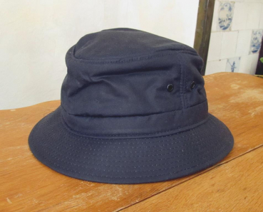 Bilberry Wax Hat navy "Mizen"