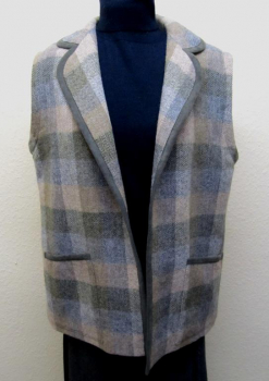 Donegal Design Trimmed Vest 5302 WP 56