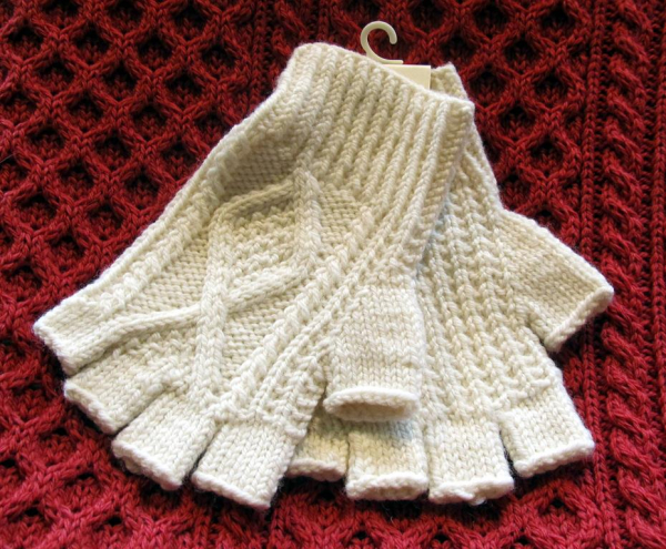 Carraig Donn Irische Aran Fingerlose Handschuhe